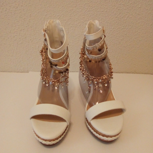 Shoe dazzle White Faux Leather Rhinestone Ankle 5 I/2" Wedge Heels sz 9 - Picture 5 of 14